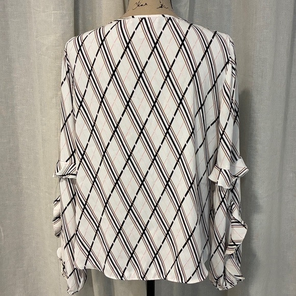 White House Black Market Geometric Blouse - Picture 5 of 7